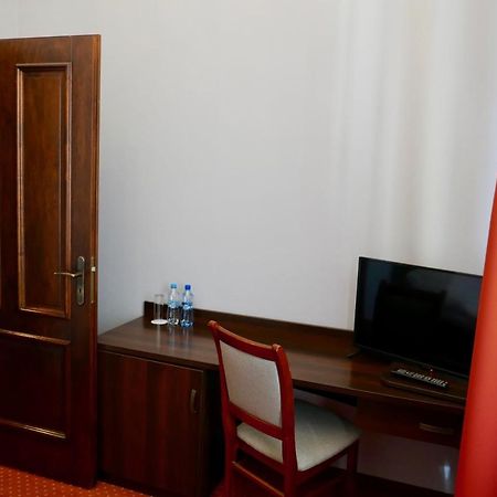 Staromiejski Piwowar Hotel Легница Екстериор снимка