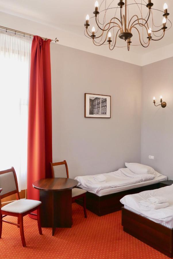 Staromiejski Piwowar Hotel Легница Екстериор снимка