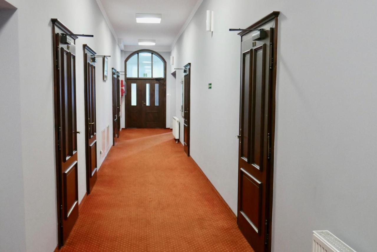 Staromiejski Piwowar Hotel Легница Екстериор снимка