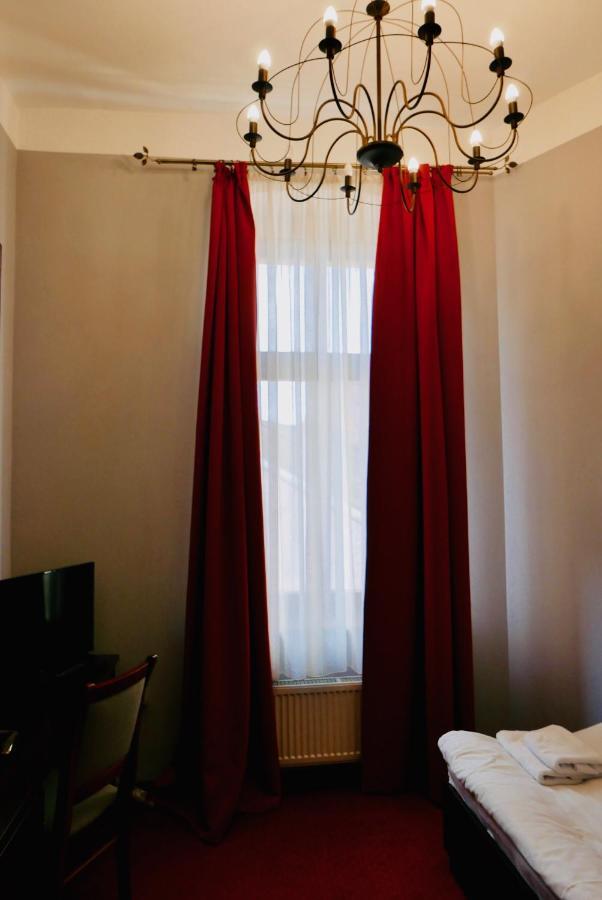 Staromiejski Piwowar Hotel Легница Екстериор снимка