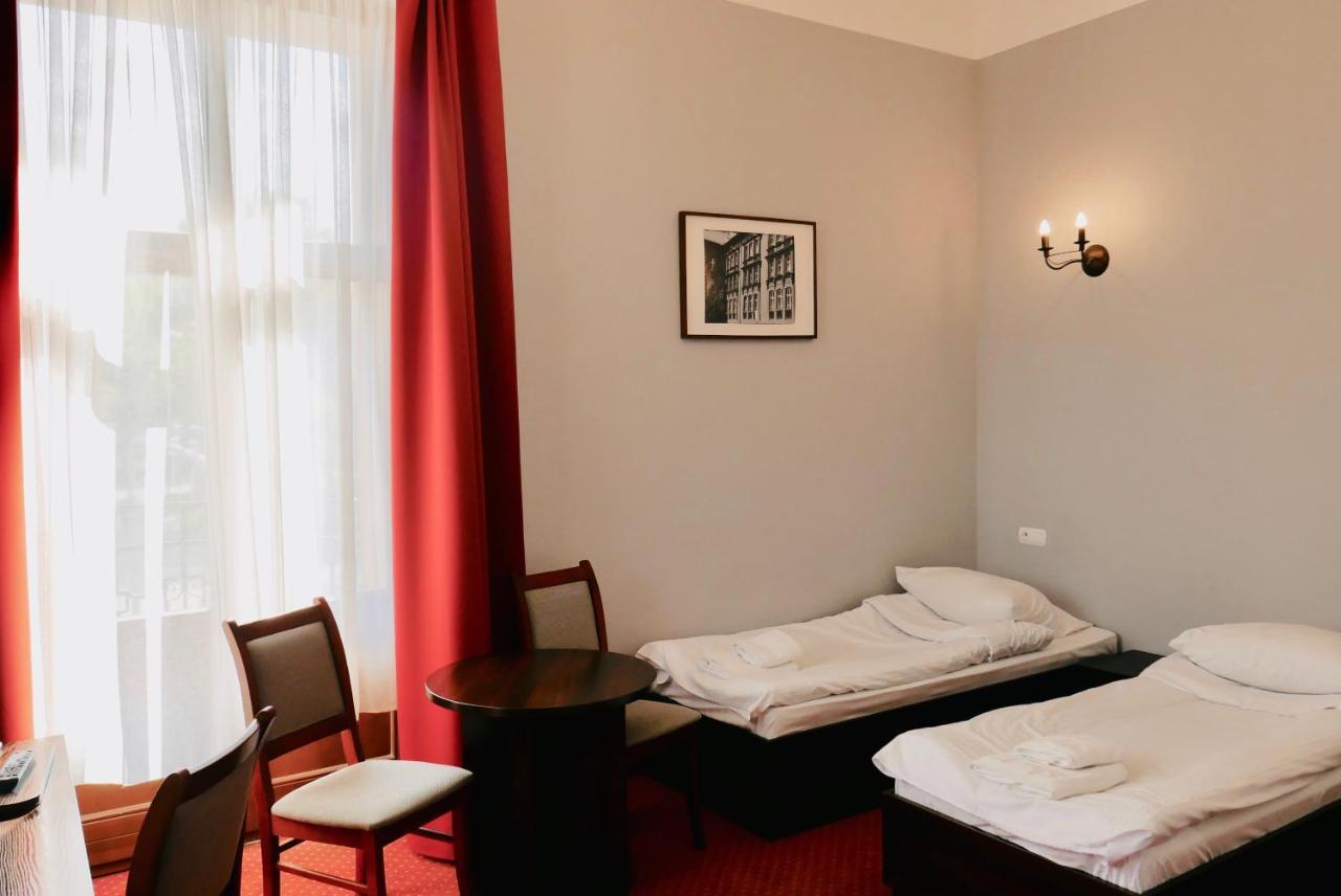 Staromiejski Piwowar Hotel Легница Екстериор снимка