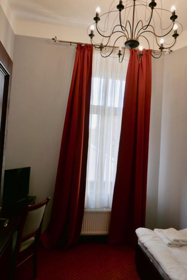 Staromiejski Piwowar Hotel Легница Екстериор снимка