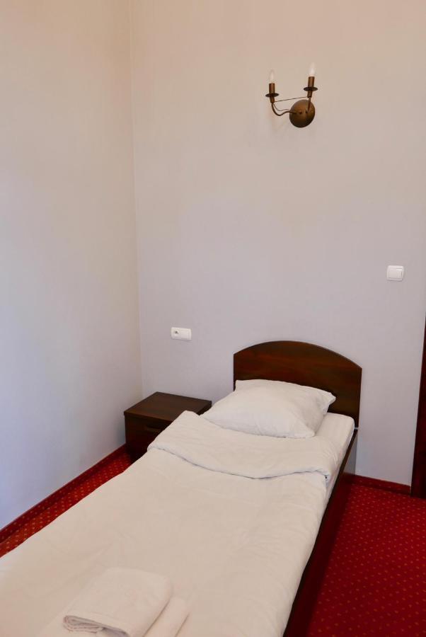 Staromiejski Piwowar Hotel Легница Екстериор снимка
