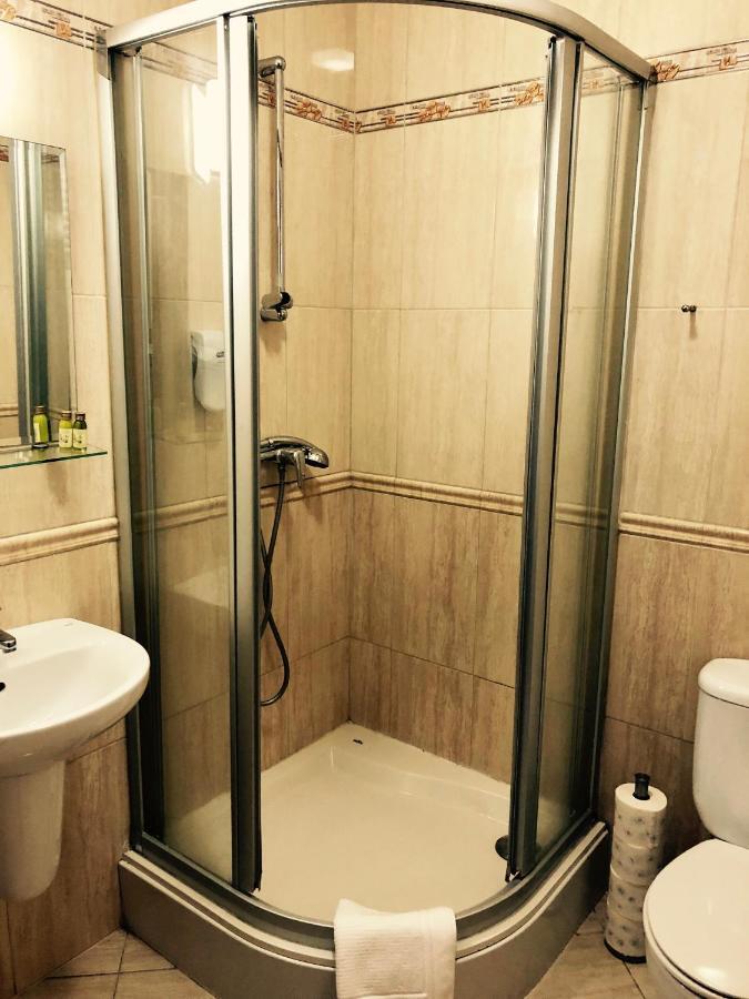 Staromiejski Piwowar Hotel Легница Екстериор снимка